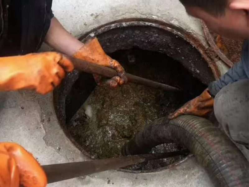 湟源清理化粪池时如何避免沼气的危害?